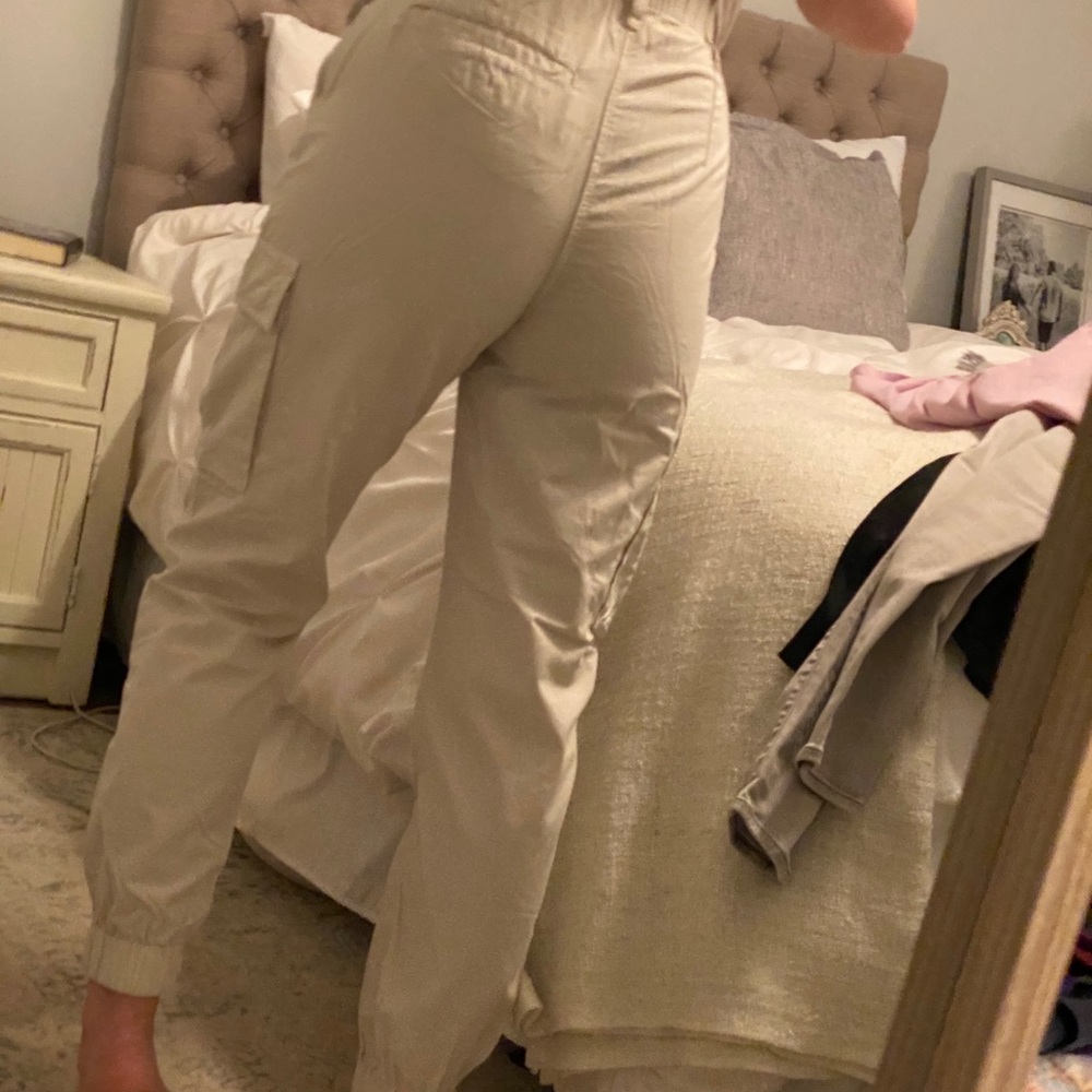 A&F cargo joggers and Soft AF boatneck t shirt. - Picture 12 of 14